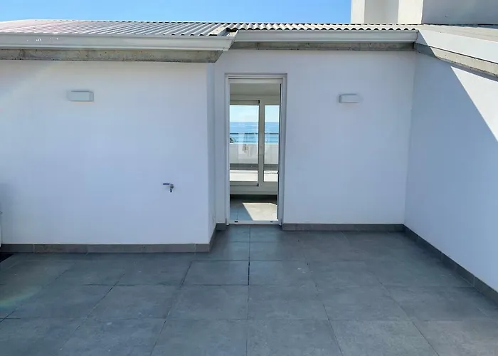 Edifici Valeria * 艾姆布里亚布拉瓦